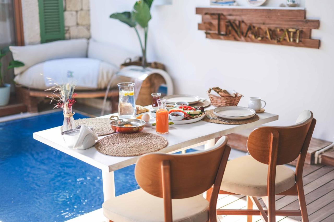 Elin Otel Alacati Кешме Экстерьер фото